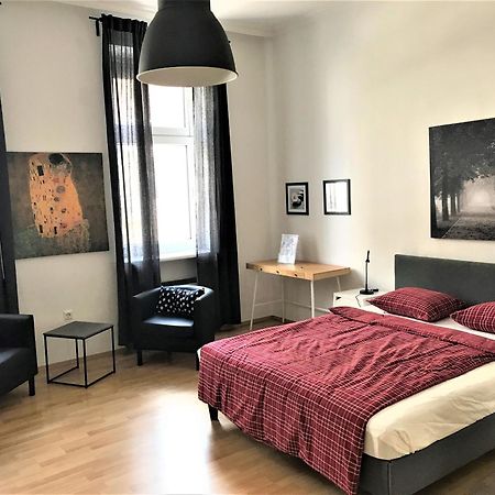 Studio & Apartments Near Reumannplatz Wien Eksteriør bilde
