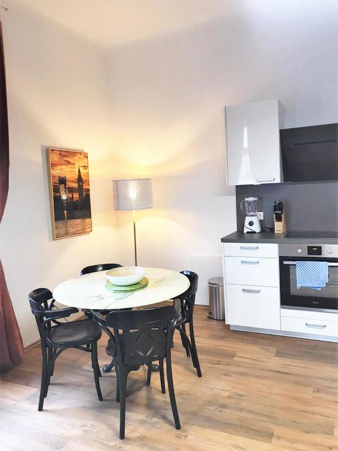 Studio & Apartments Near Reumannplatz Wien Eksteriør bilde
